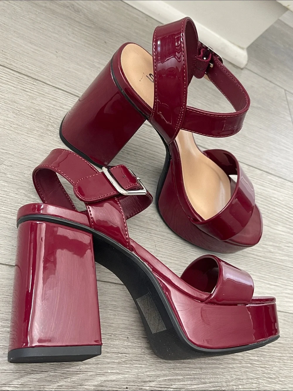 Women's Platform Block Heel Sandals - Burgundy Patent